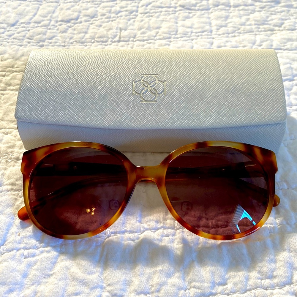 Ann Taylor “Seascape” tortoise sunglasses in EUC.